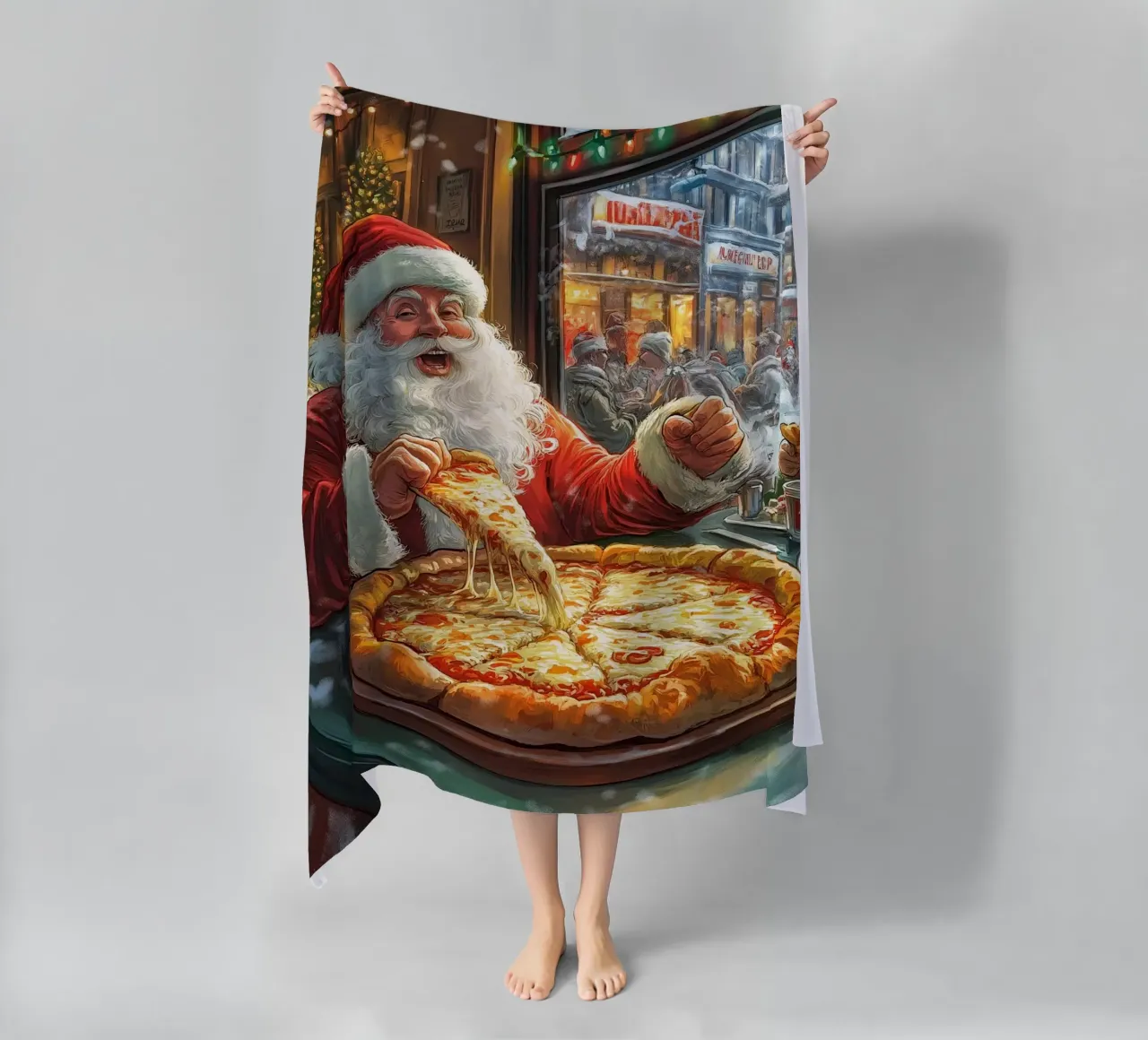 Kerstman eet pizza: Kerstmis Stedelijk Genot Kunstdruk strandhanddoek van ClubArt