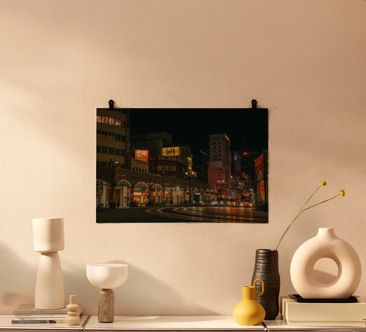 Scena notturna di strada a Kagoshima, Giappone poster da Marcel Bisig
