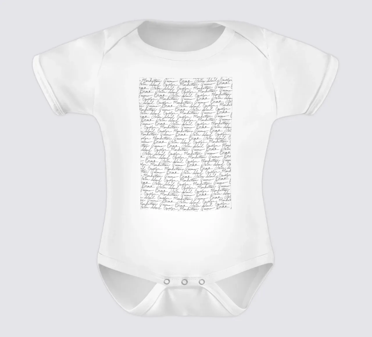 NYC Boroughs Script: Weißes Manhattan, Brooklyn-Muster Kurzarm Babybody von ClubArt