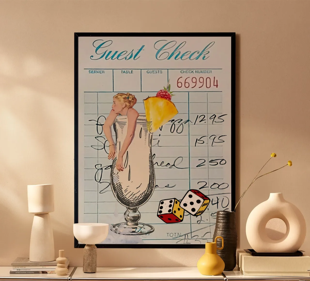 Pop Art: Ragazza da cocktail retrò, dadi sul conto degli ospiti poster da ClubArt