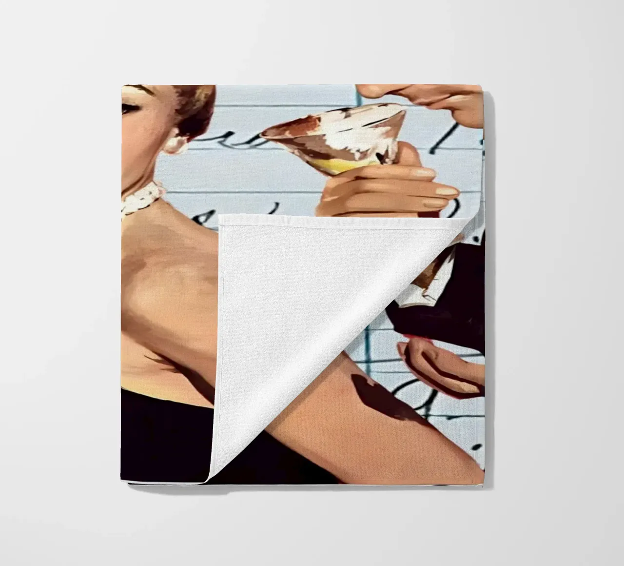 Pop Art: Coppia di metà secolo, Cocktail & Amore telo mare da ClubArt
