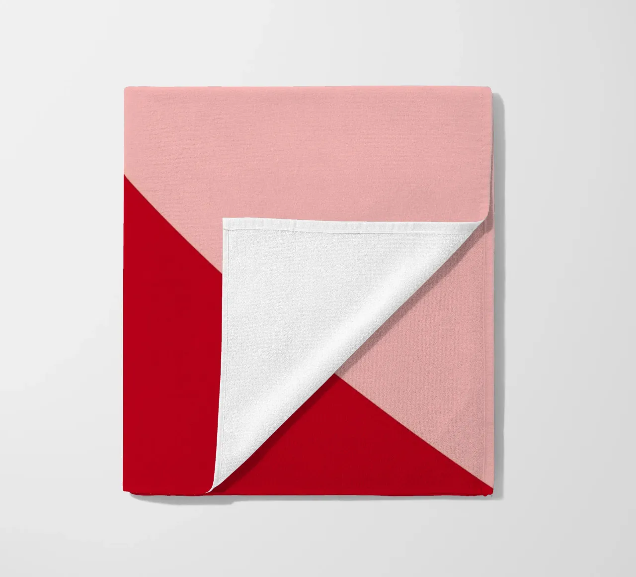 Herz-Duo Minimalistisch: Rot & Rosa Liebe Split Art Strandtuch von homdeco