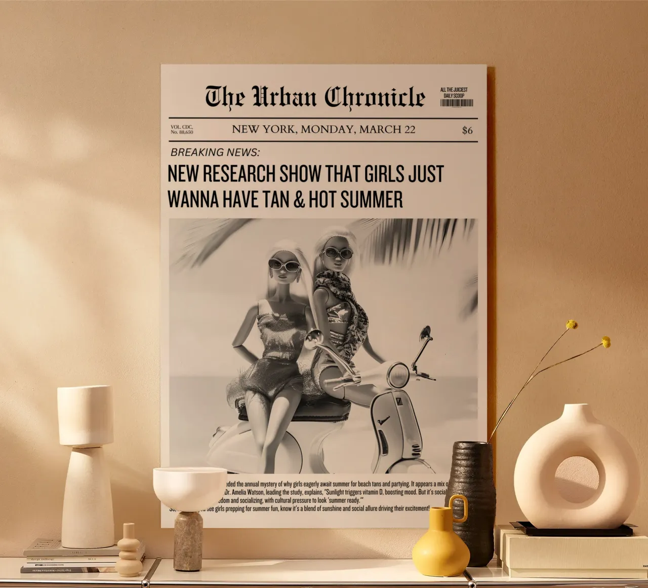 "Le ragazze vogliono abbronzarsi" Stampa B&N su giornale retrò alluminio dibond da homdeco