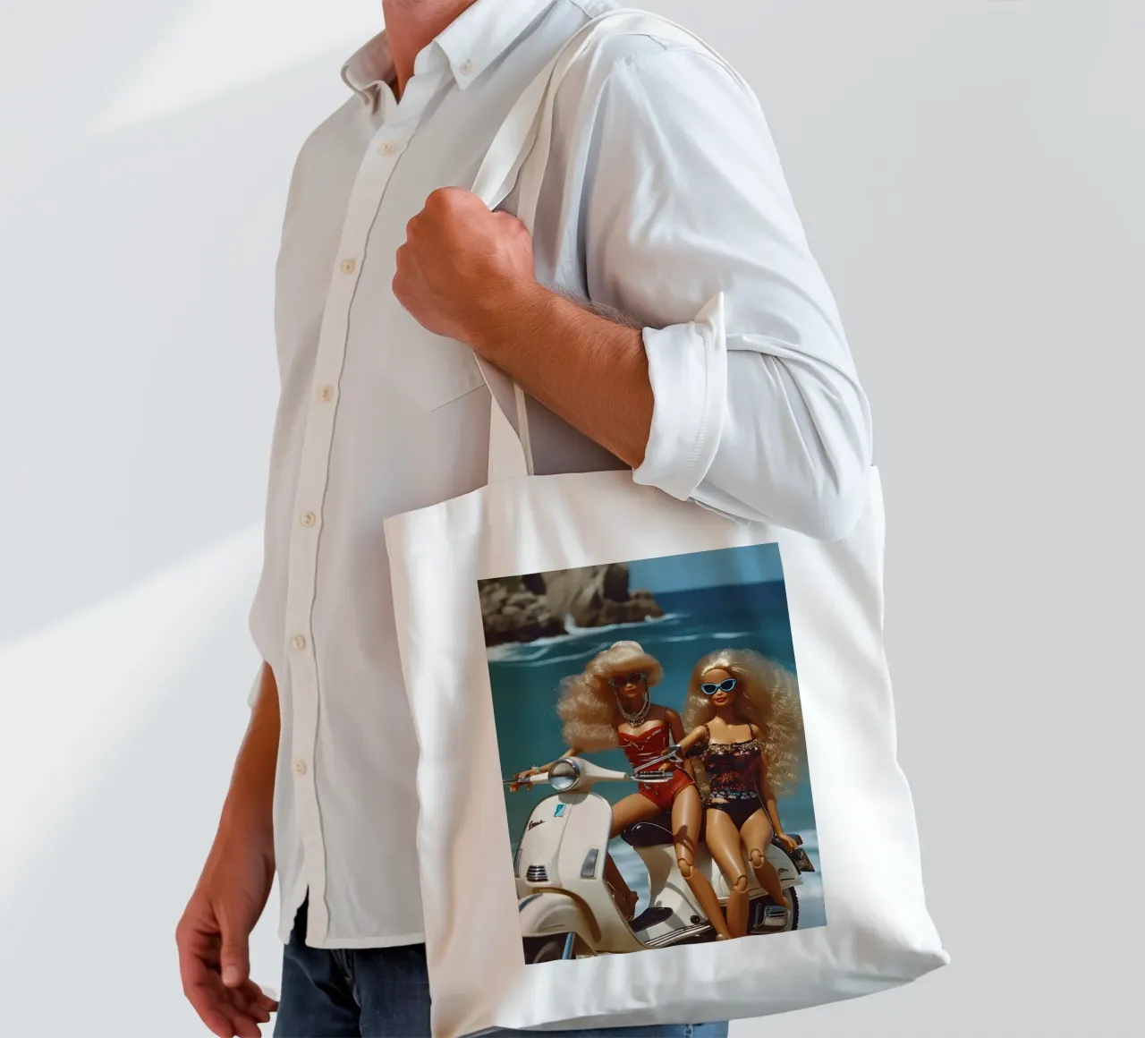 Bambine da spiaggia retrò: Bambole su scooter Summer Vibes borsa in juta da homdeco