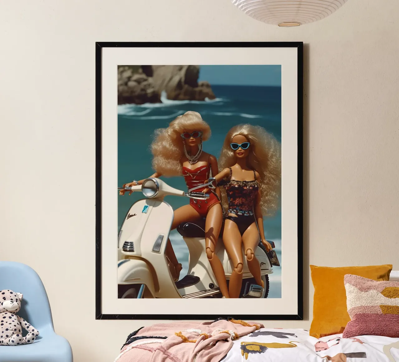 Bambine da spiaggia retrò: Bambole su scooter Summer Vibes carta hahnemühle da homdeco