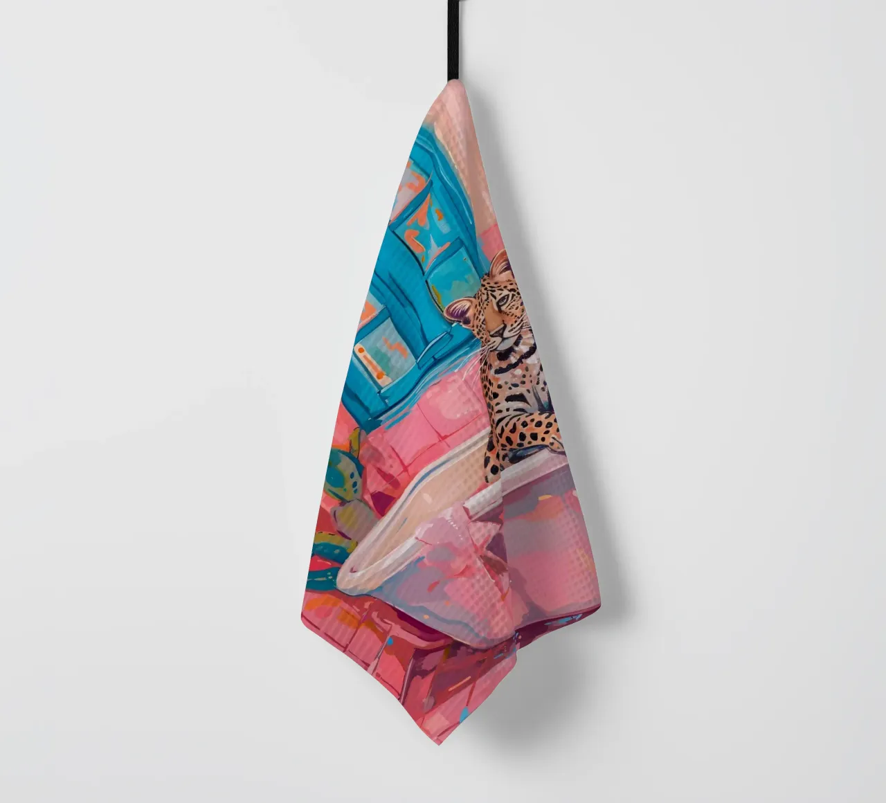 Léopard dans la baignoire : Impression d'art moderne rose et bleu torchon de homdeco