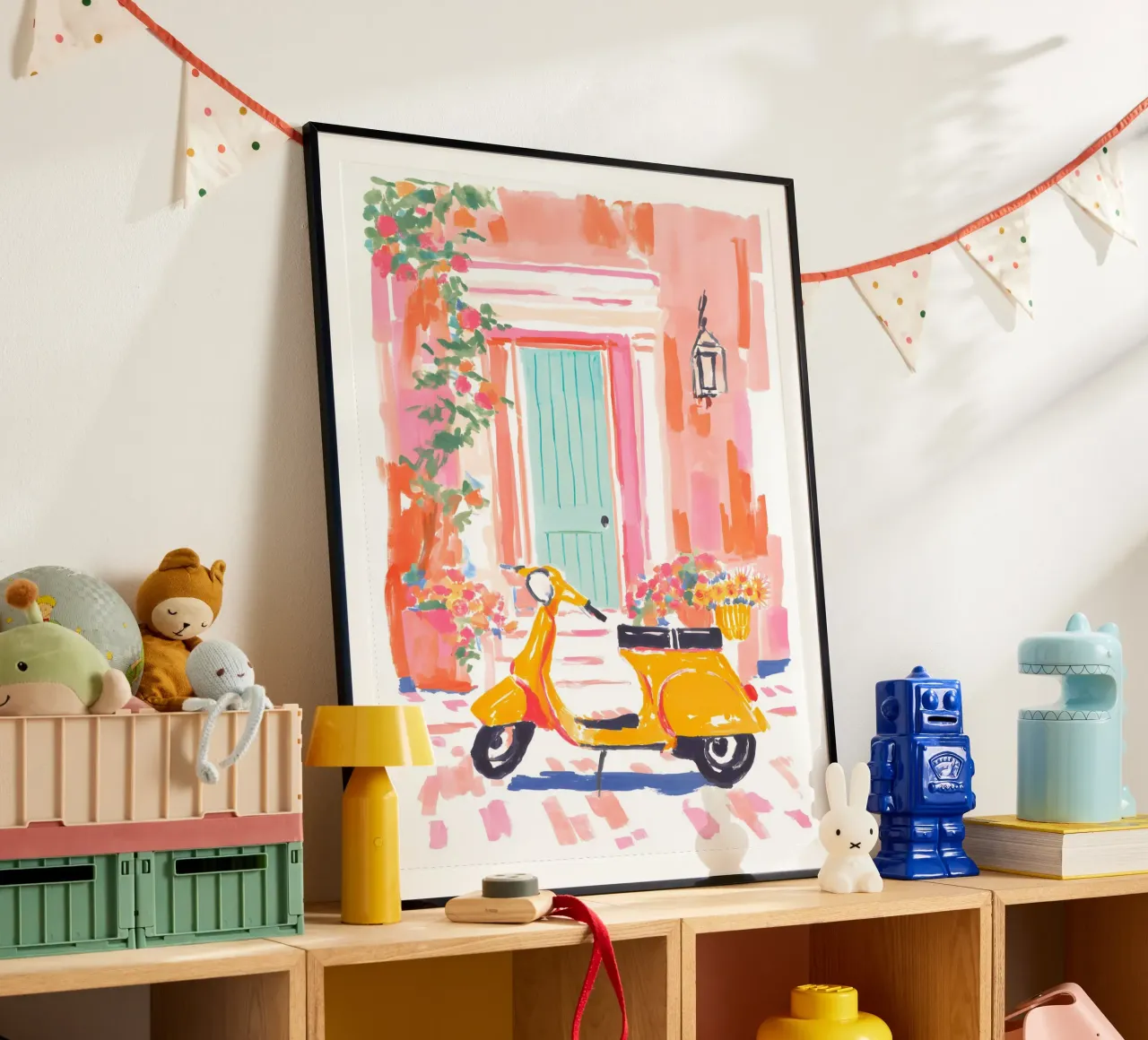 Yellow Vespa poster con telaio in plastica da Gypsy Galleria