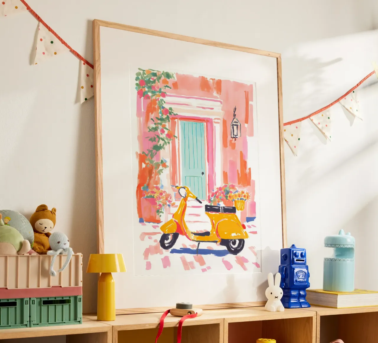 Yellow Vespa poster con telaio in plastica da Gypsy Galleria