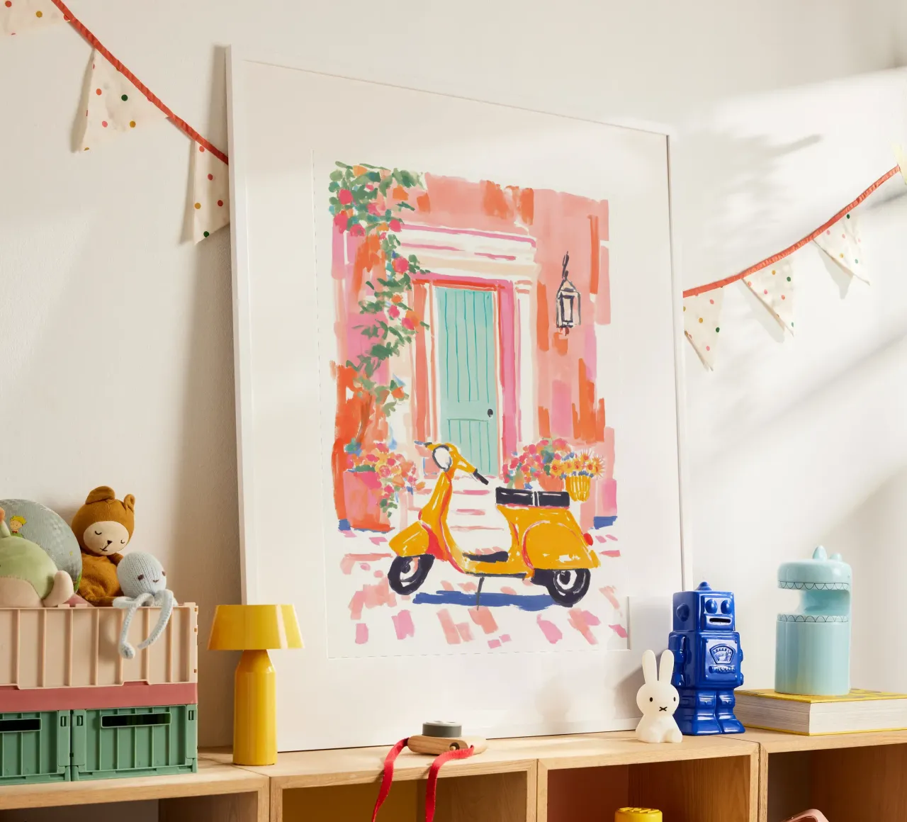 Yellow Vespa poster con telaio in plastica da Gypsy Galleria