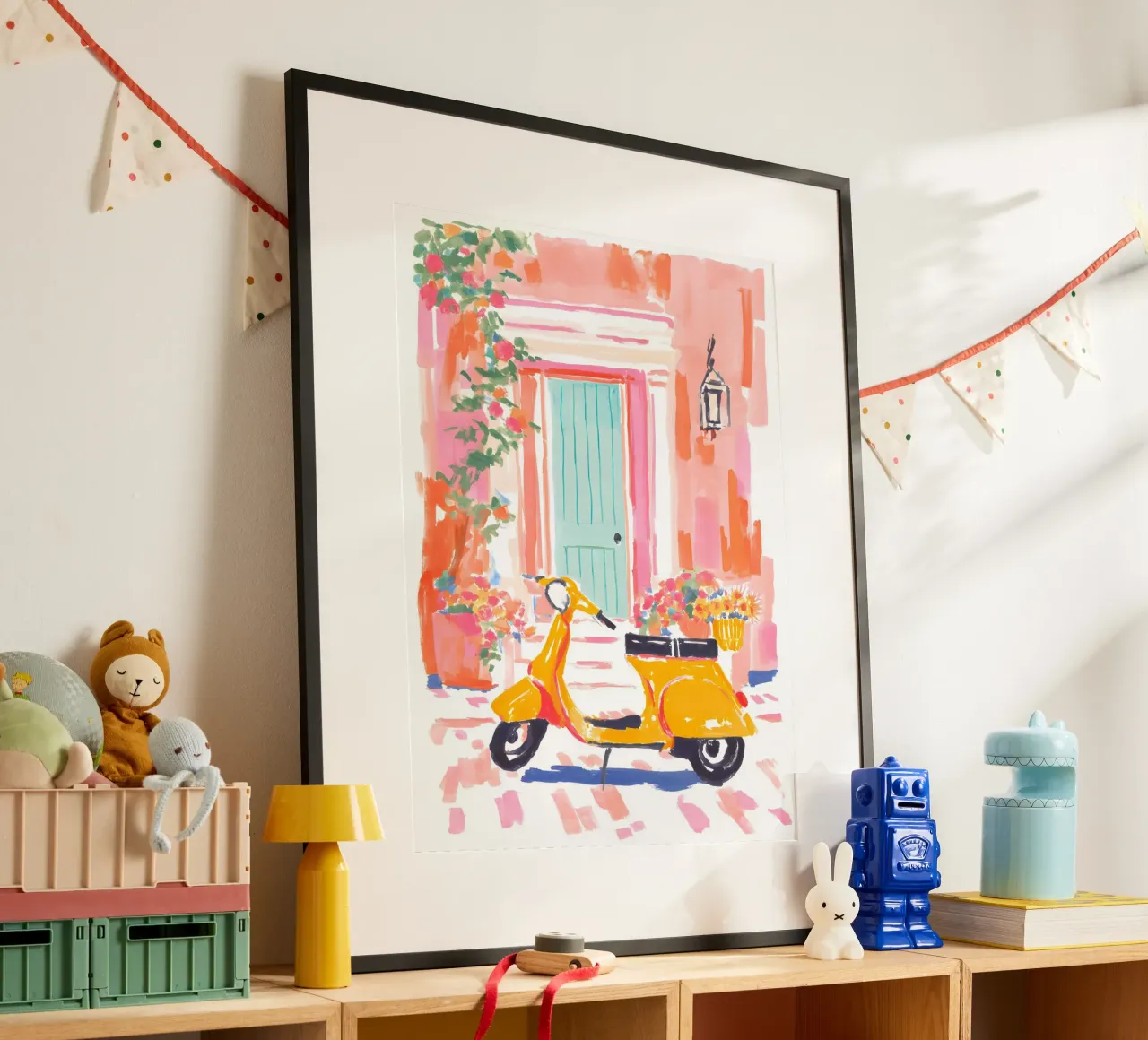 Yellow Vespa poster con telaio in plastica da Gypsy Galleria