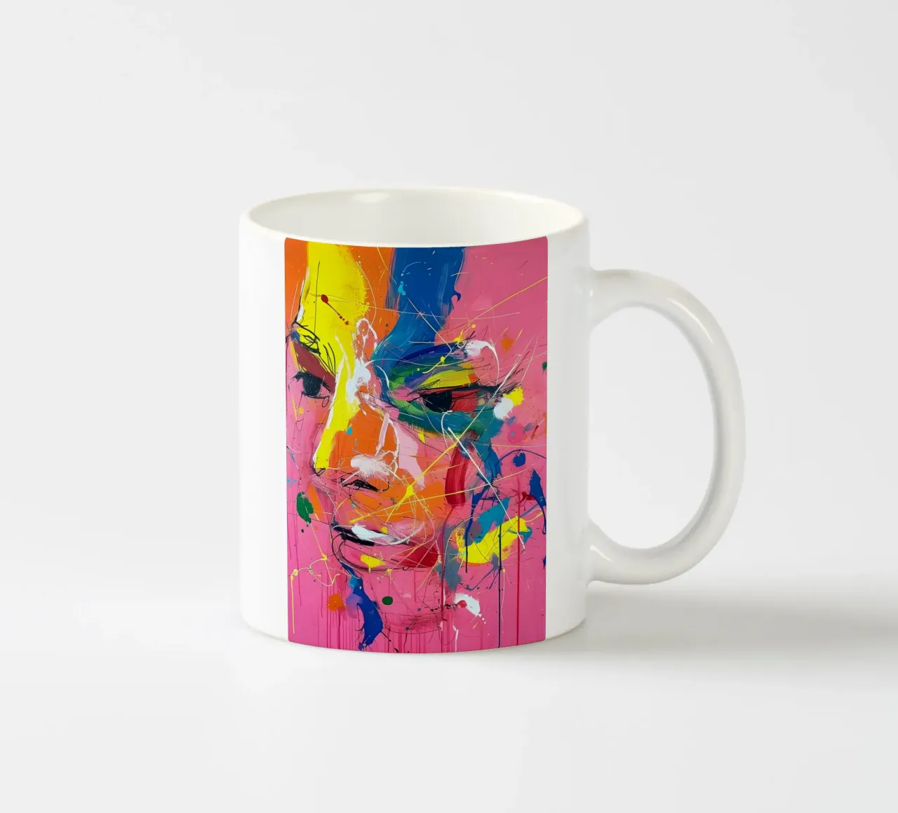Abstract portret: Expressionisme in levendig roze en geel keramische mok van homdeco