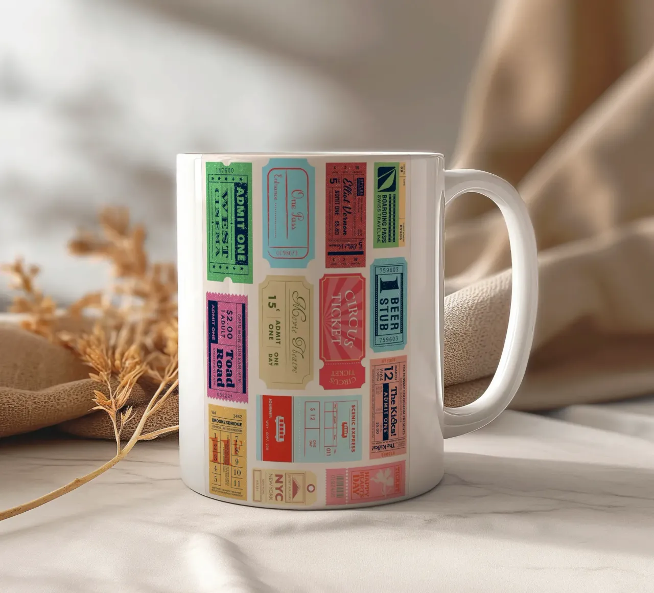 Biglietti d'ingresso vintage: Collezione di arte pop retrò tazza in ceramica da homdeco