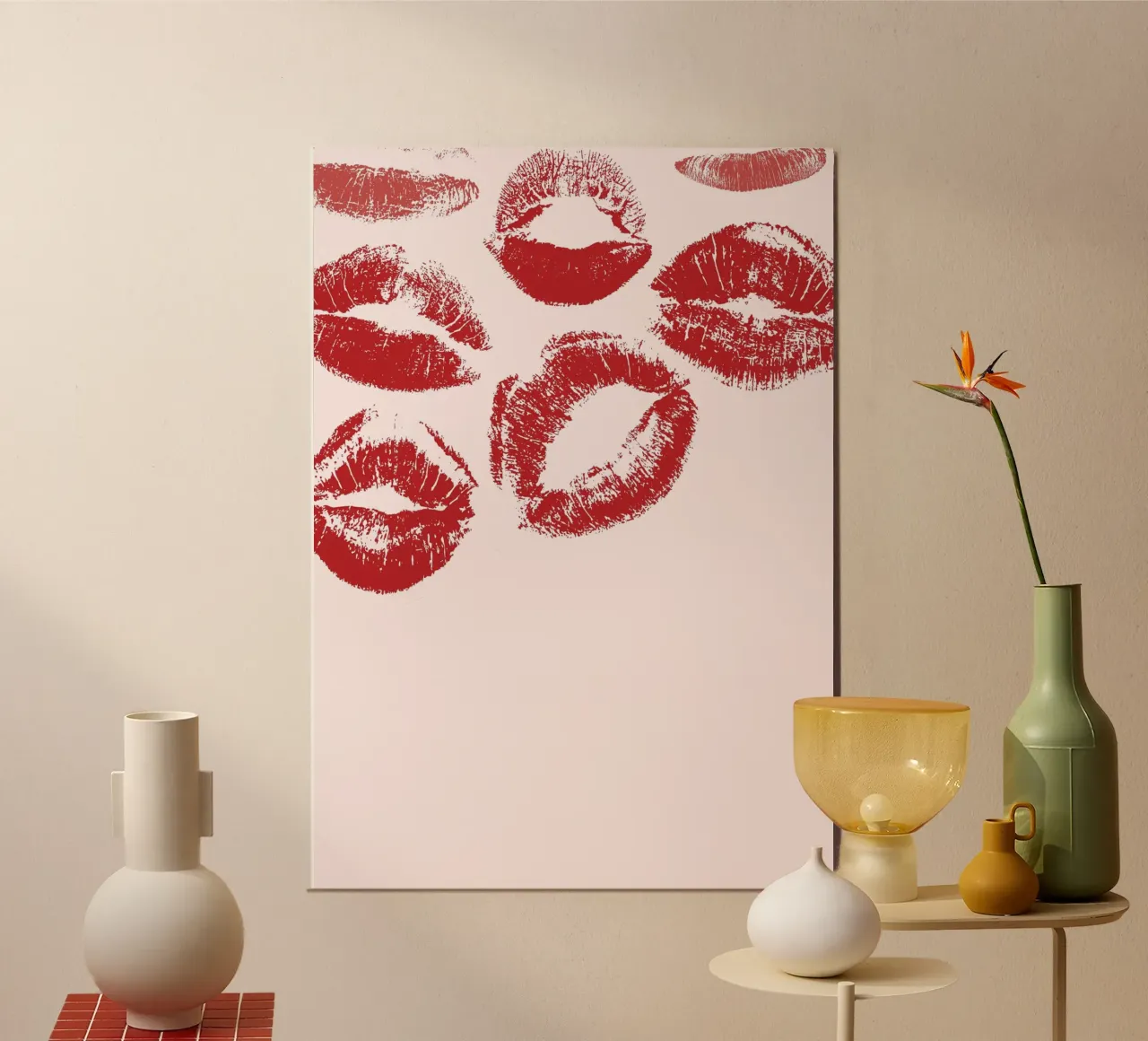 Rote Lippenstiftküsse: Pop-Art-Lippendrucke Ästhetik Poster mit Aluminium Rahmen von homdeco