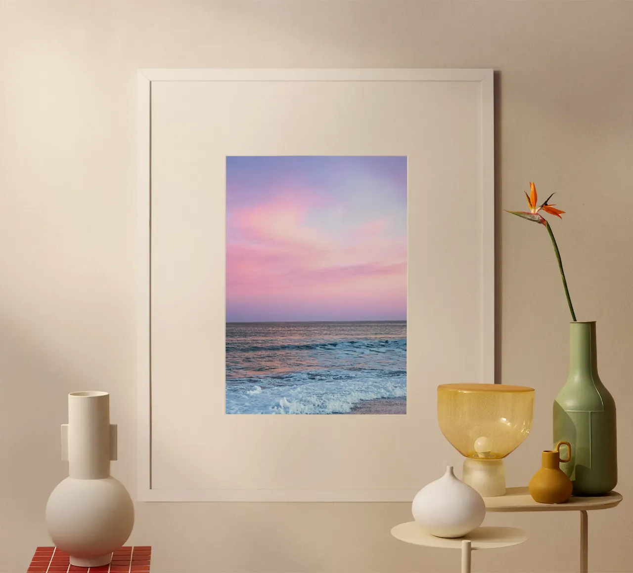 Pastello Tramonto Oceano Serenità Estetica Spiaggia Arte poster con telaio in plastica da dawnthesea