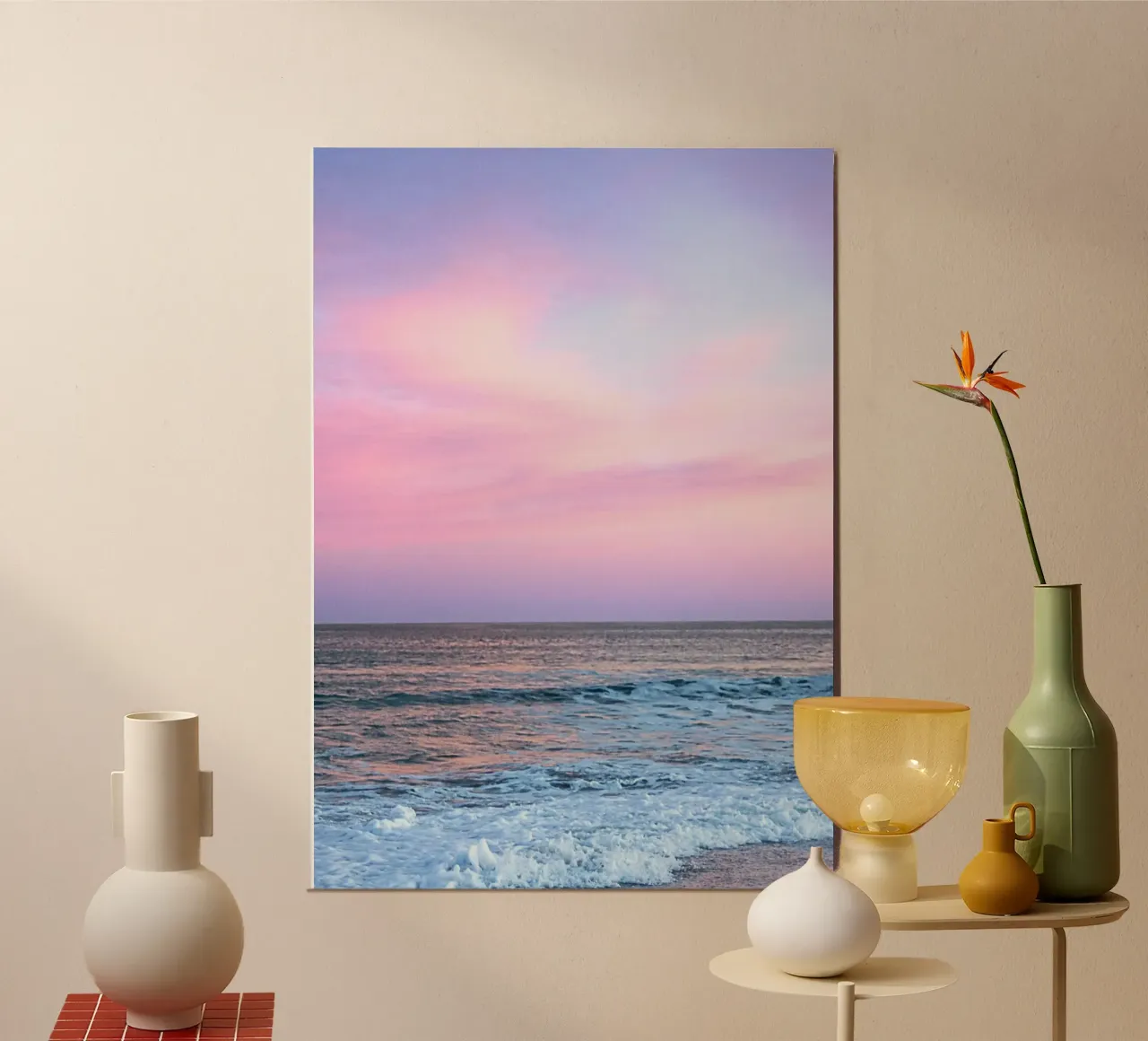 Pastello Tramonto Oceano Serenità Estetica Spiaggia Arte poster con telaio in plastica da dawnthesea