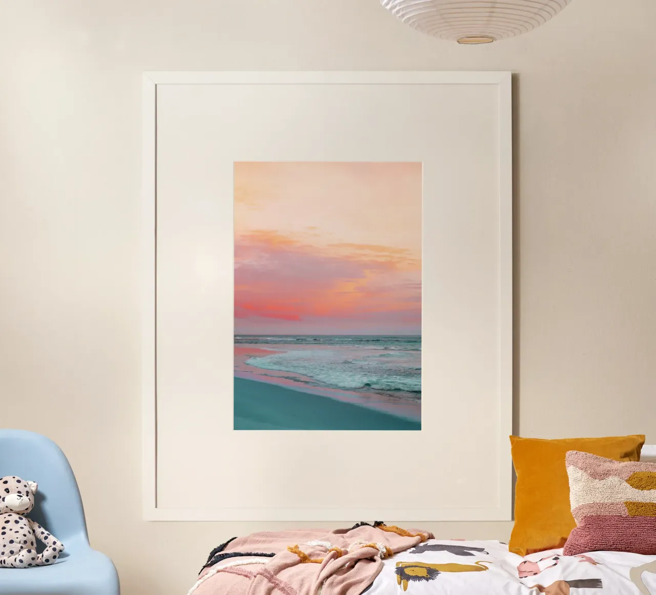 Arte murale estetica del tramonto sulla spiaggia e sull'oceano poster con telaio in plastica da dawnthesea