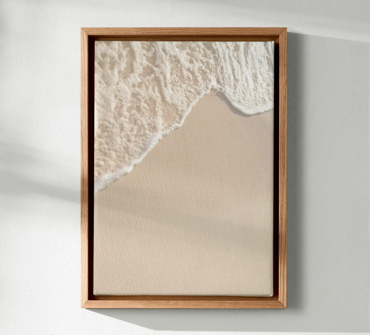 Onda dell'oceano delicata Arte minimalista della sabbia sulla spiaggia tela con Cornice a cassetta da dawnthesea