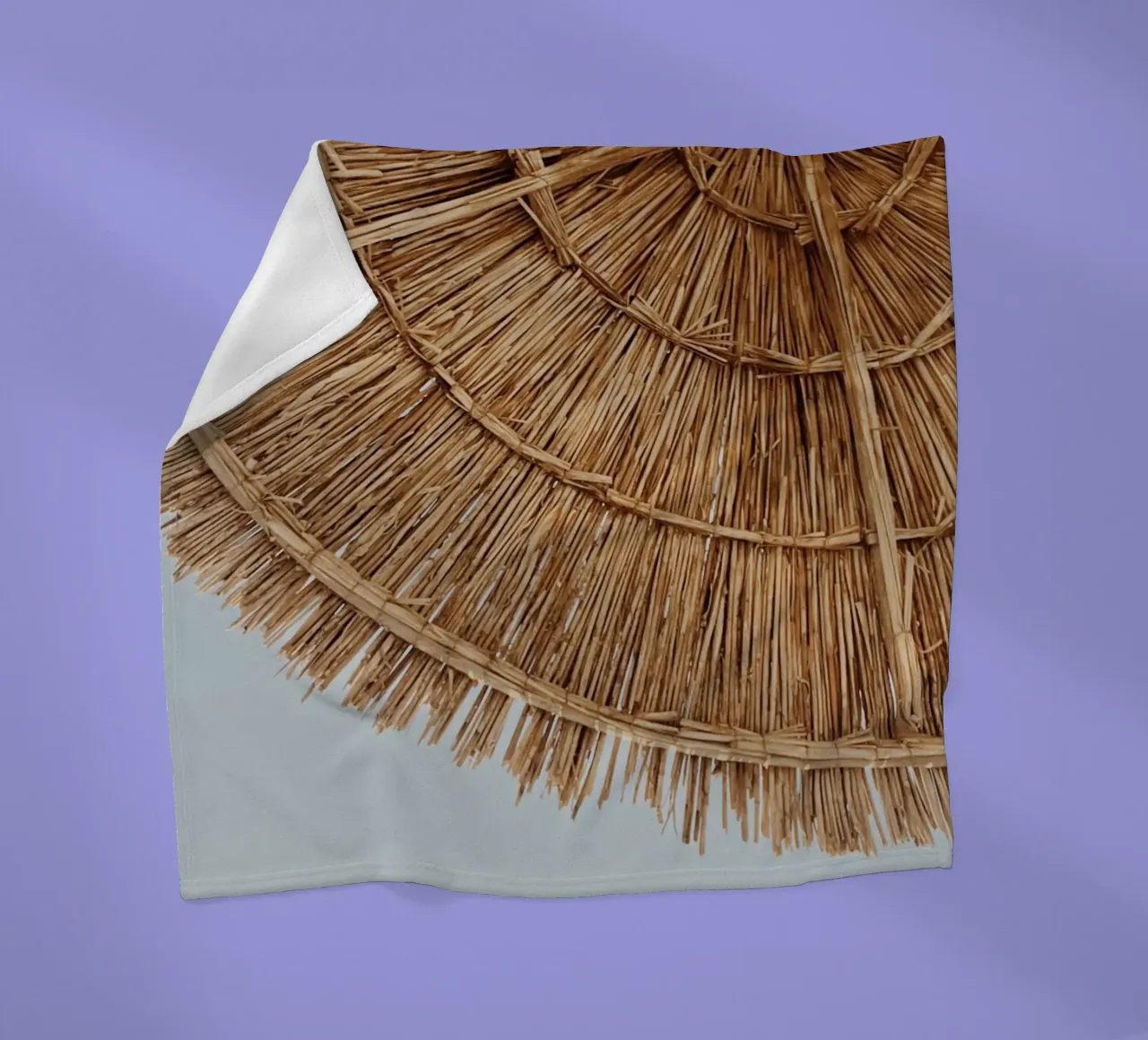 Stroh Regenschirm Textur Coastal Boho Ästhetische Kunst Fleecedecke von dawnthesea