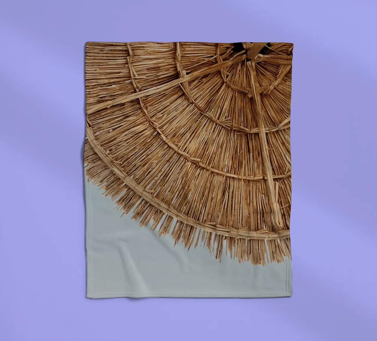 Stroh Regenschirm Textur Coastal Boho Ästhetische Kunst Fleecedecke von dawnthesea