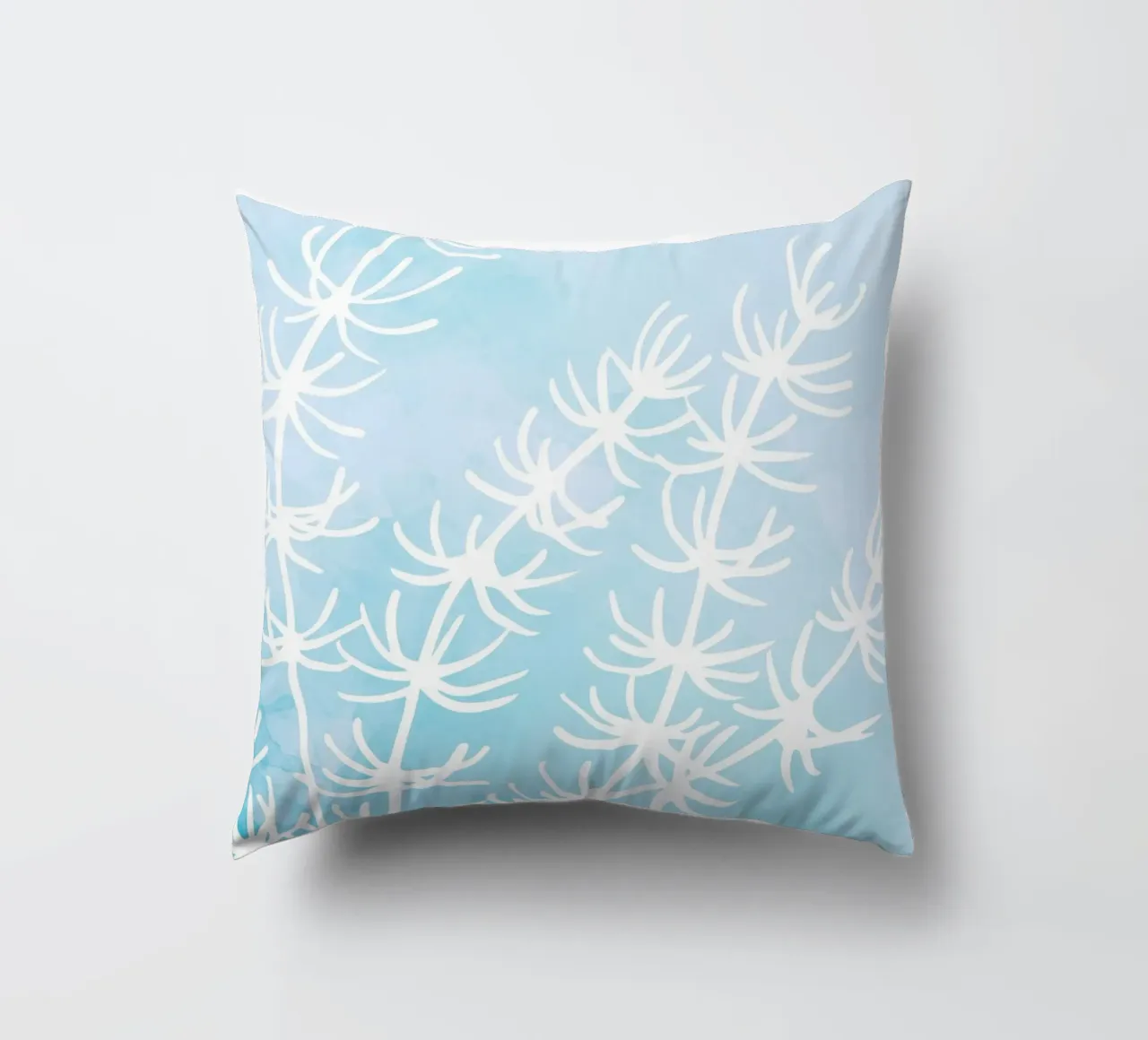 Alghe astratte bianche su acquerello blu cuscino da dawnthesea