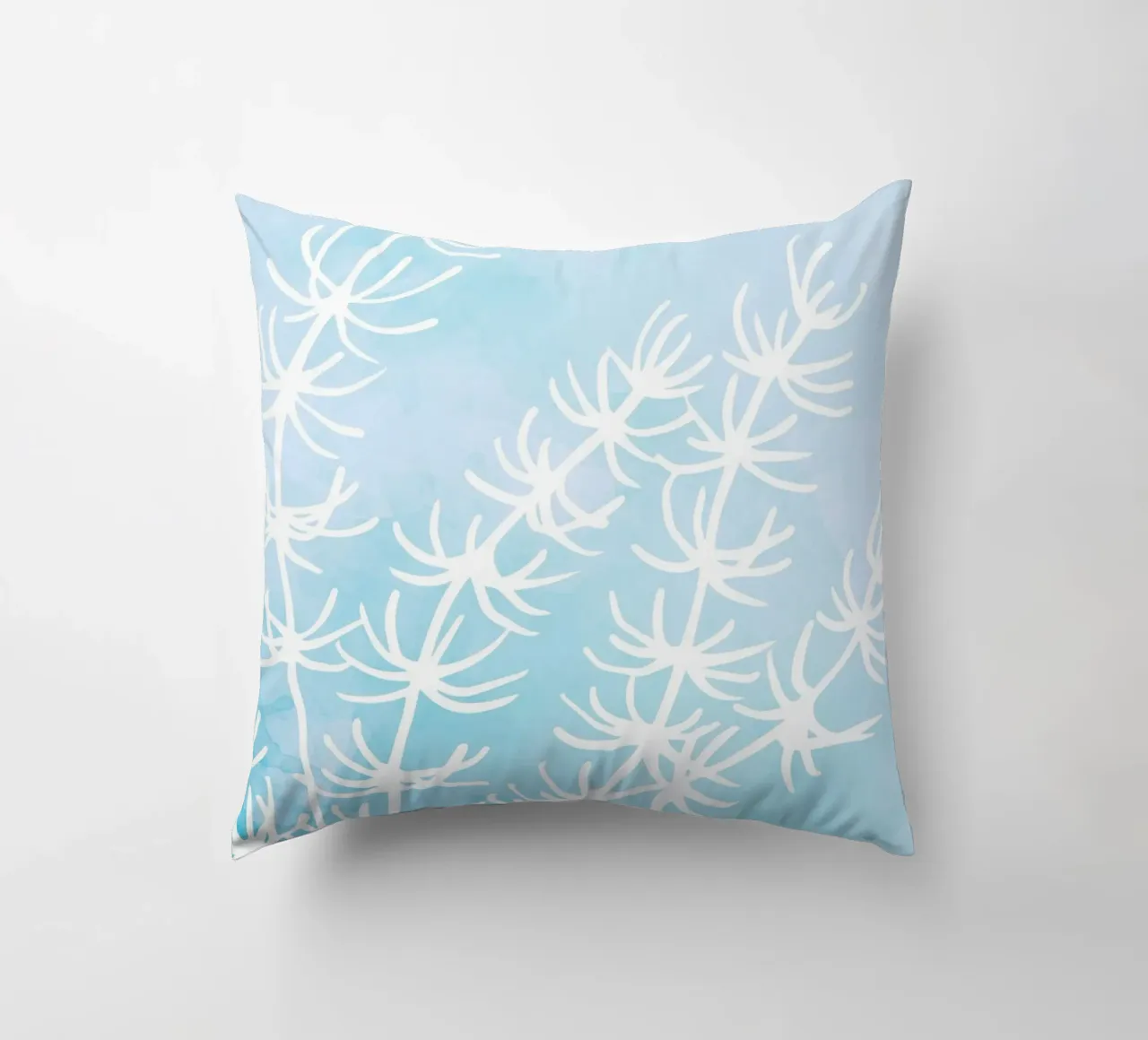 Alghe astratte bianche su acquerello blu cuscino da dawnthesea
