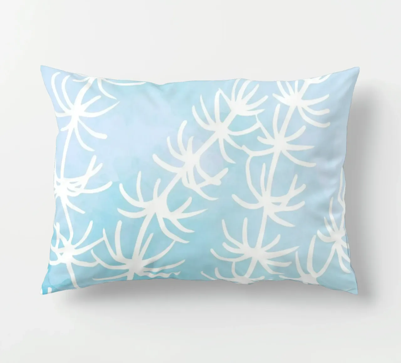 Alghe astratte bianche su acquerello blu cuscino da dawnthesea