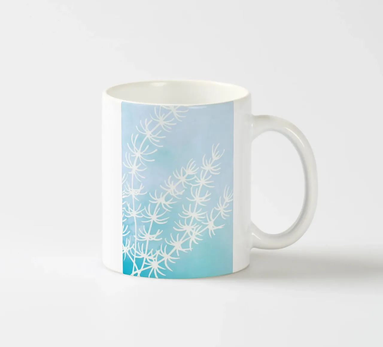 Alghe astratte bianche su acquerello blu tazza in ceramica da dawnthesea