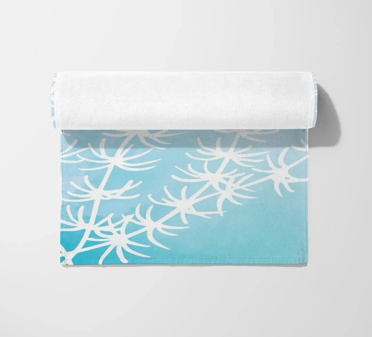 Alghe astratte bianche su acquerello blu telo mare da dawnthesea