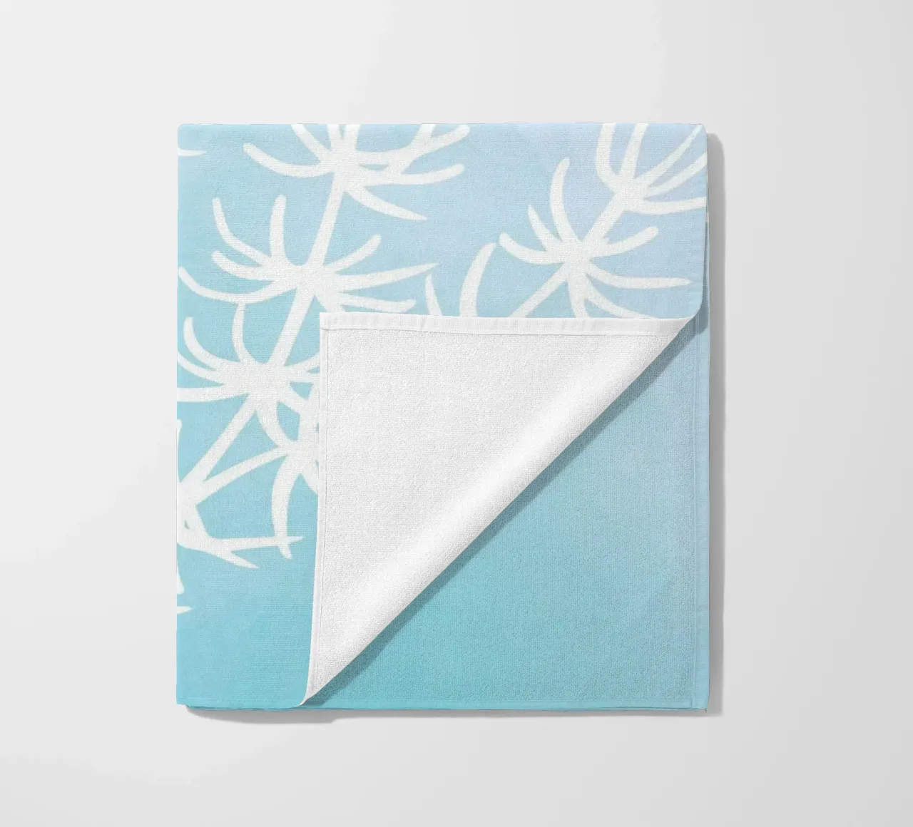 Alghe astratte bianche su acquerello blu telo mare da dawnthesea