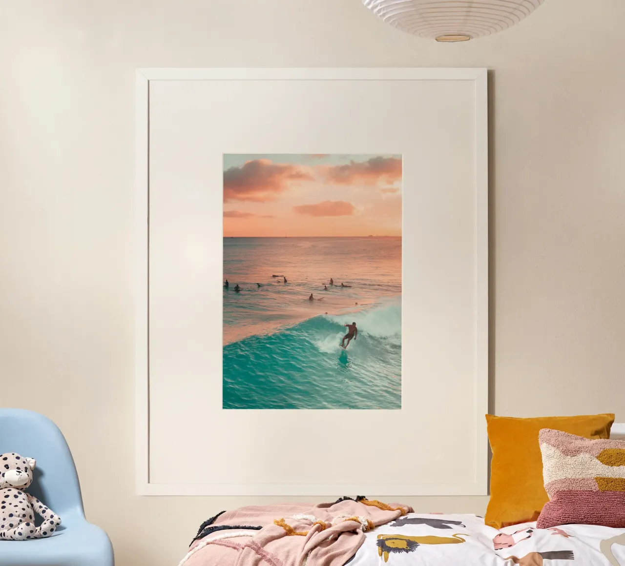 Sessione di surf al tramonto Waikiki Beach Ocean Art poster con telaio in alluminio da dawnthesea