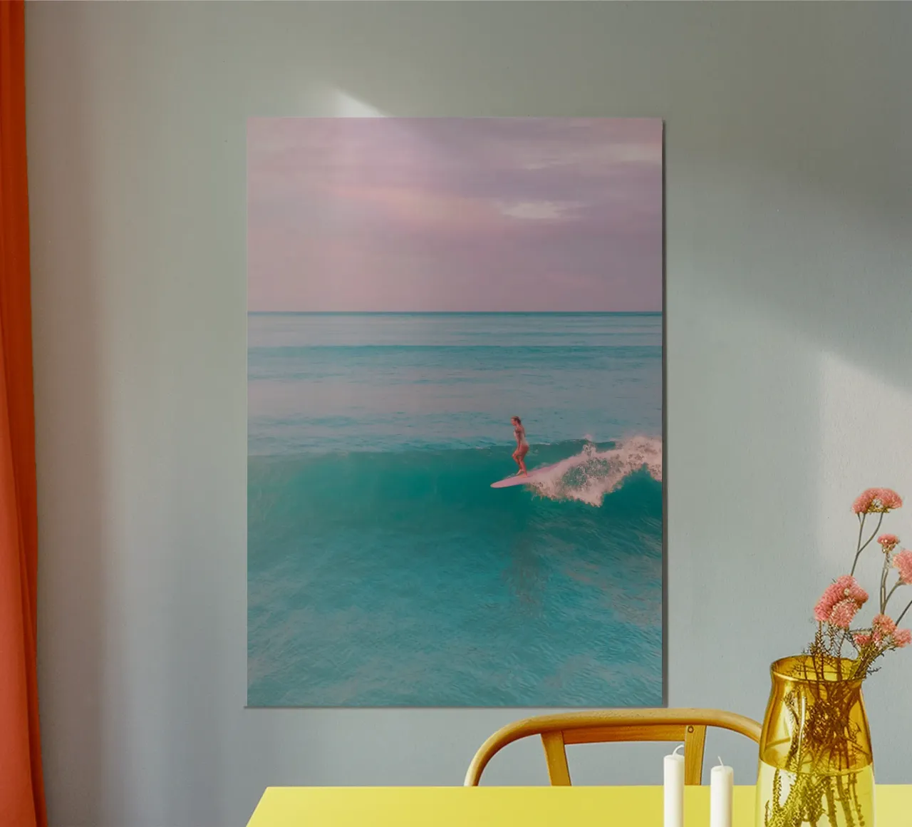 Weibliche Surferin Rosa Himmel Türkis Ozean Kunst Poster von dawnthesea
