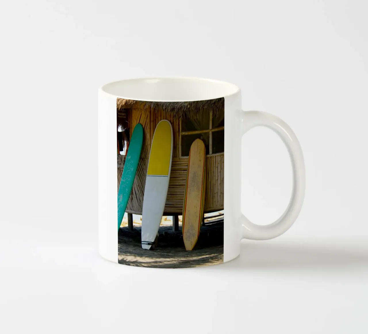 Surf Shack Vibes - Linea di tavole da spiaggia tropicali tazza in ceramica da dawnthesea