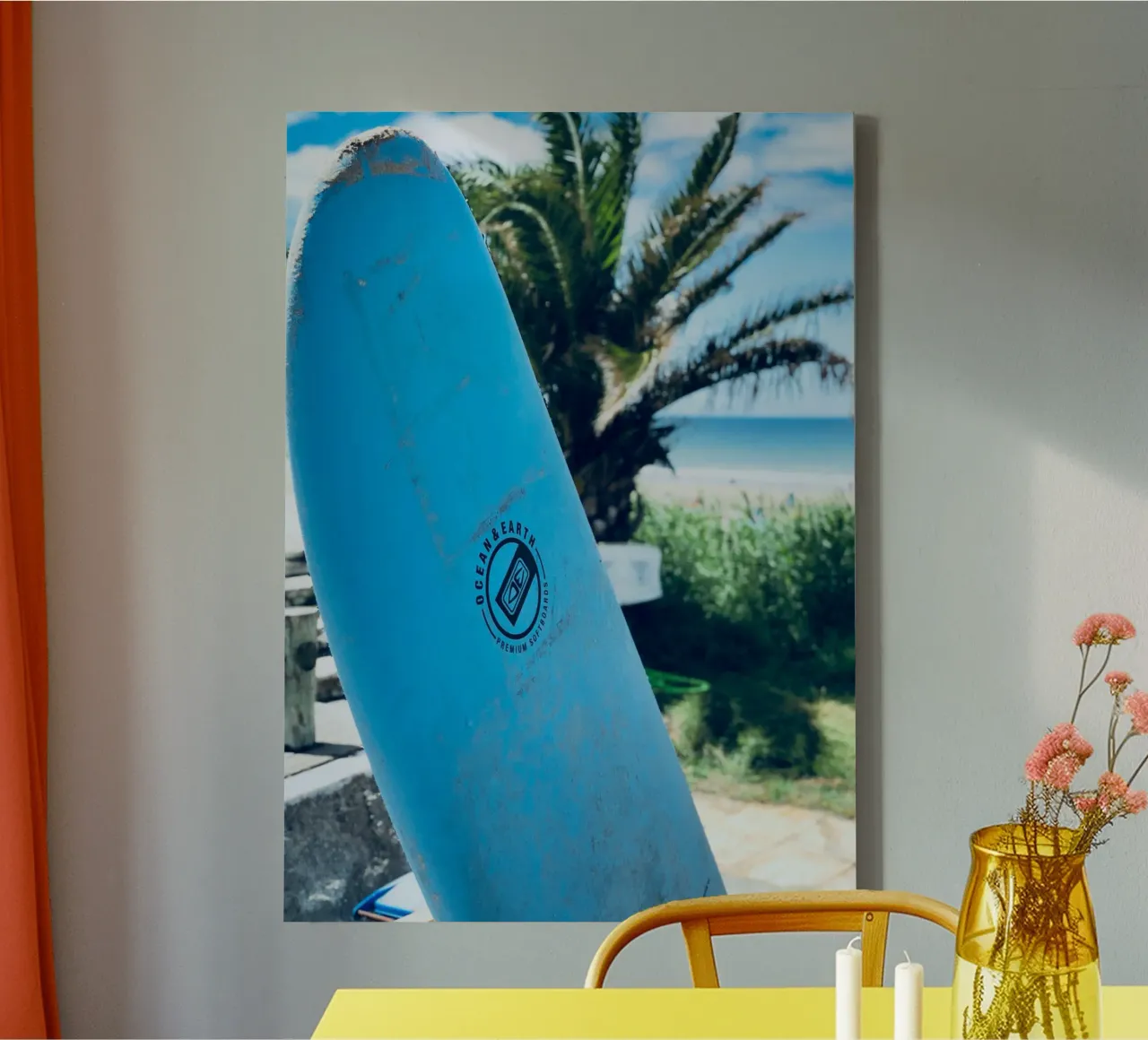 Ozean & Erde Surfbrett Küstenstrand Vibes Kunst Leinwand mit Schattenfugenrahmen von dawnthesea