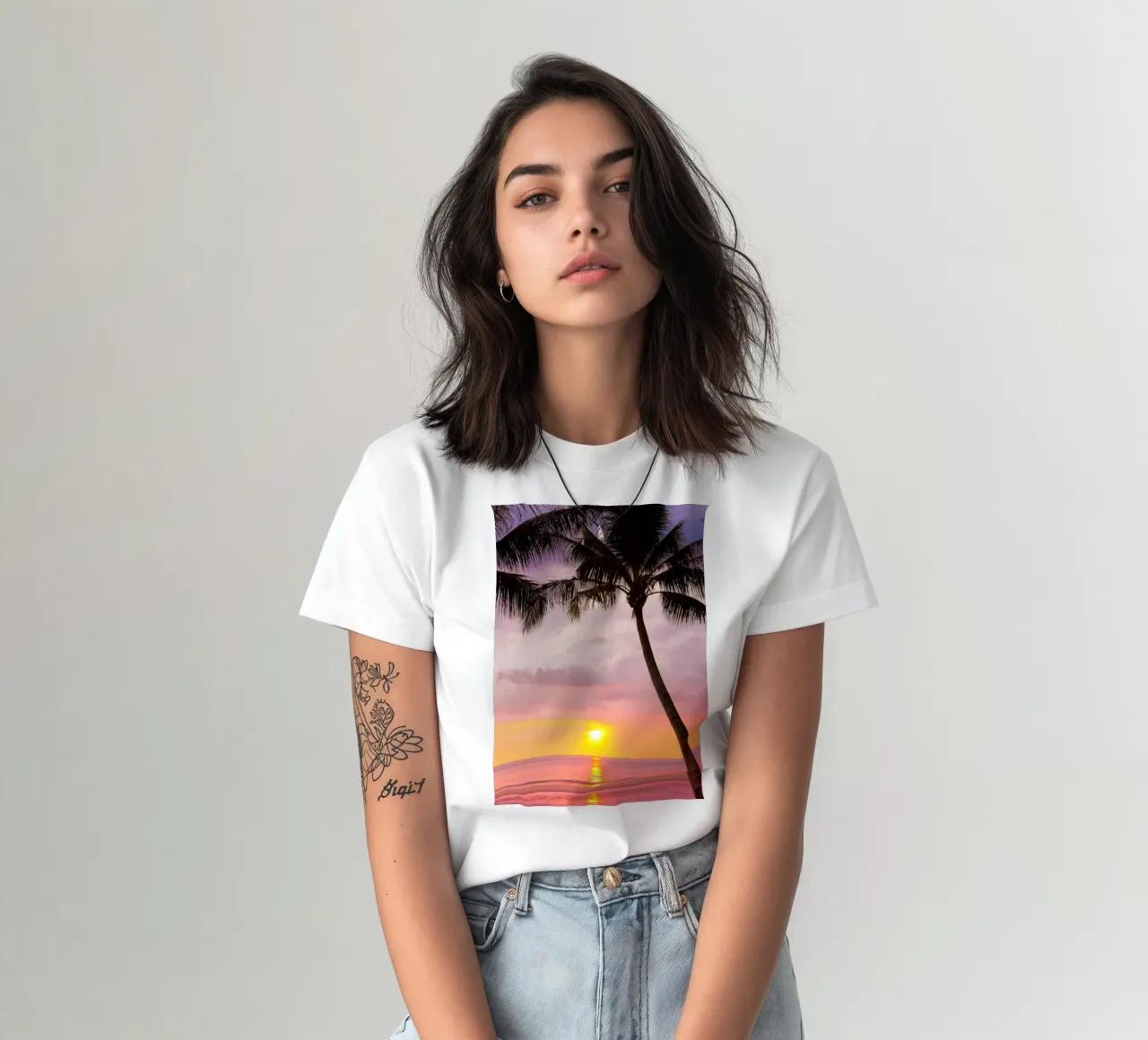 Tropical Sunset Palm Silhouette Vibrant Ocean Art t-shirt de dawnthesea