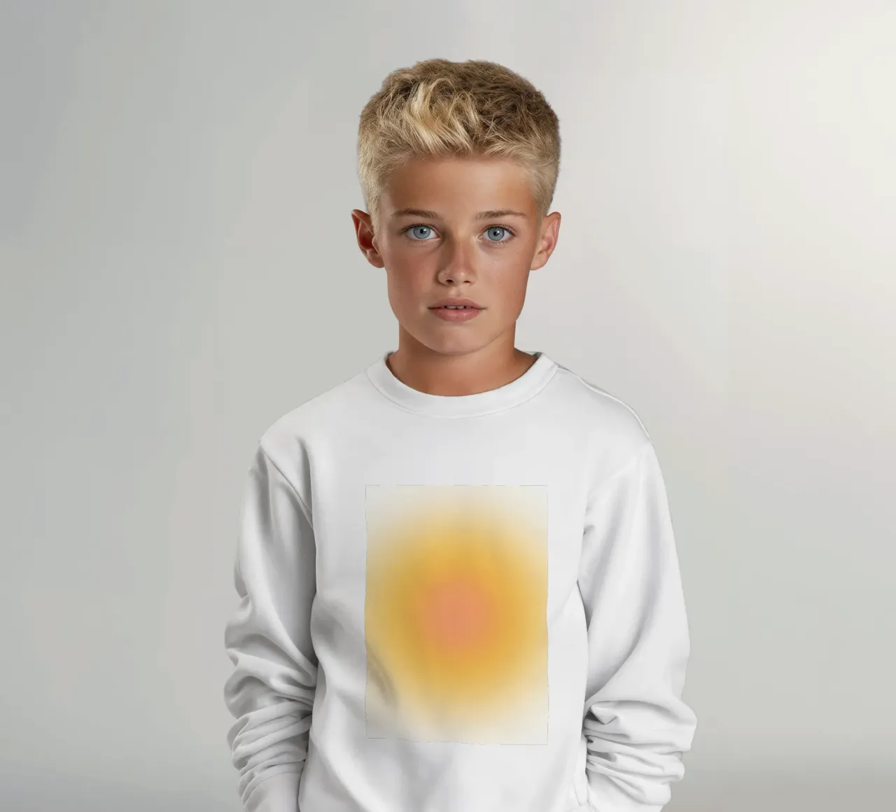 Soft Peach Aura Gradiente Cálido Arte Abstracto sudadera para niño de dawnthesea