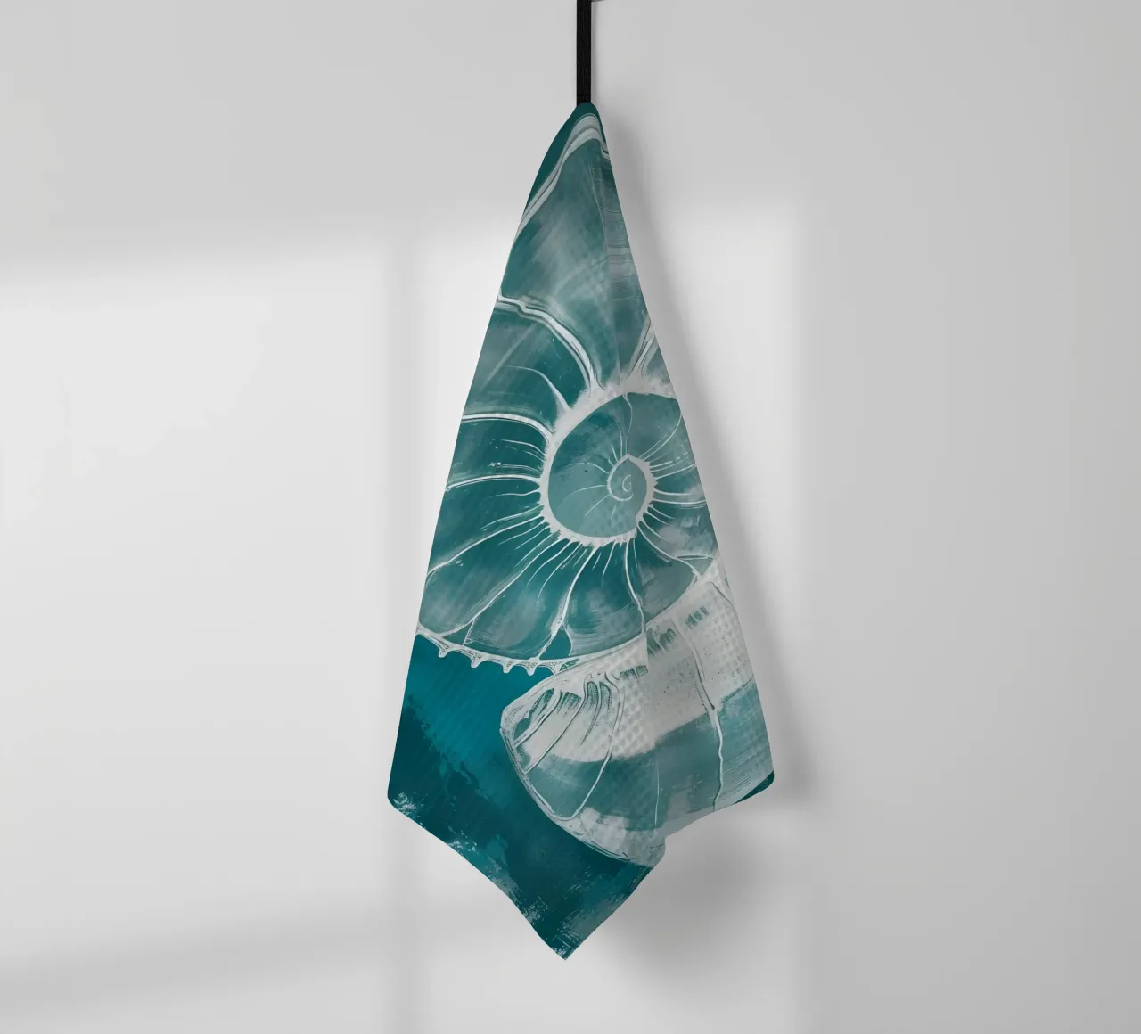 Nautilus schelp abstract groenblauw marine kunst theedoek van dawnthesea