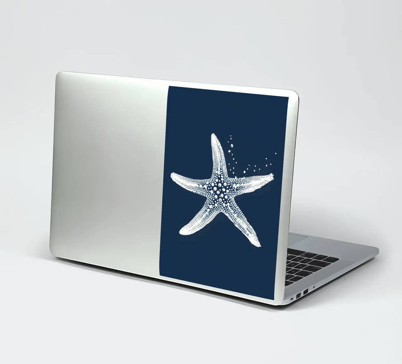 White Starfish Navy Blue Nautical Ocean Art autocollant de dawnthesea