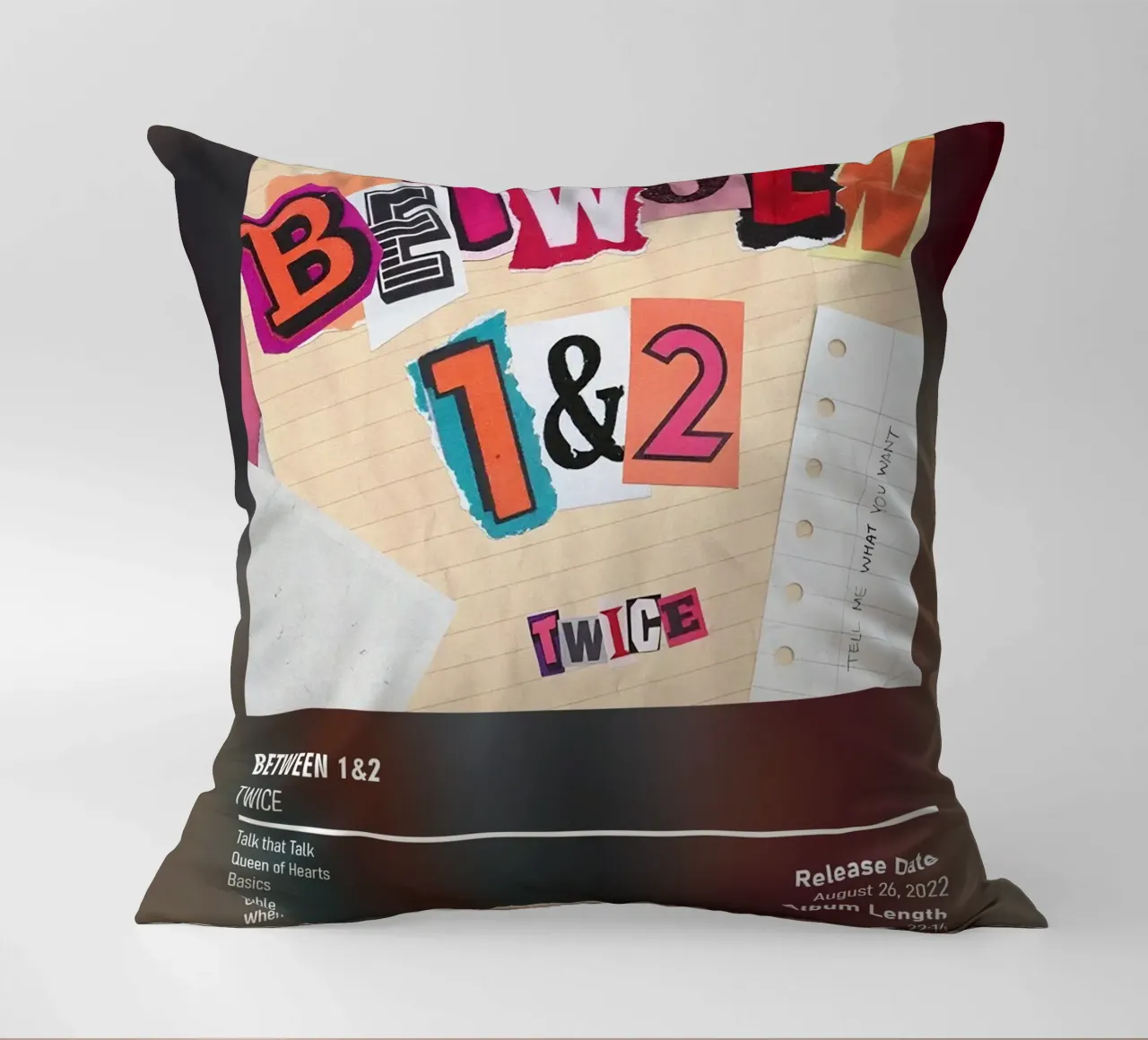 Between 1&2 By TWICE cuscino da DGUnder