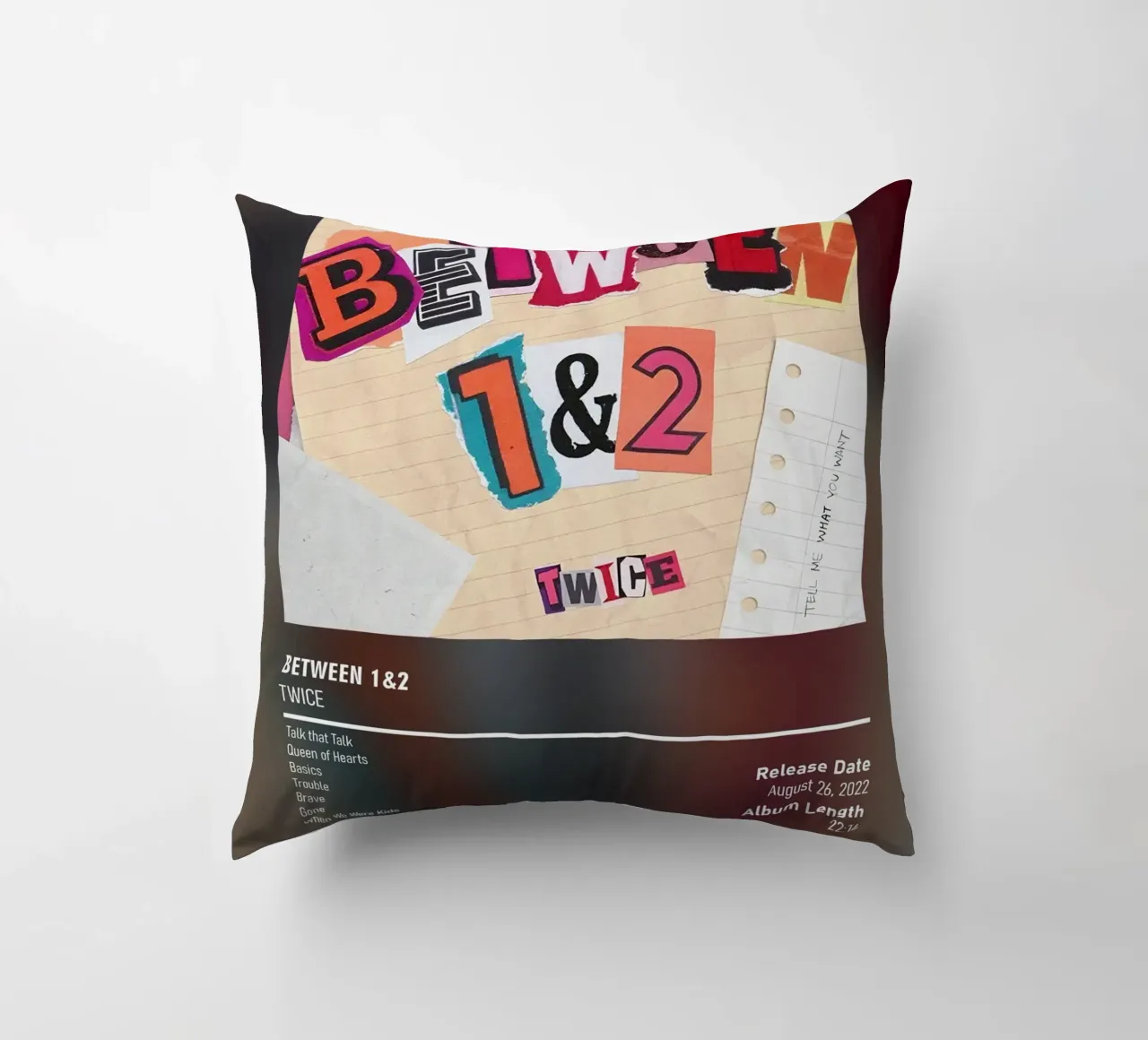 Between 1&2 By TWICE cuscino da DGUnder
