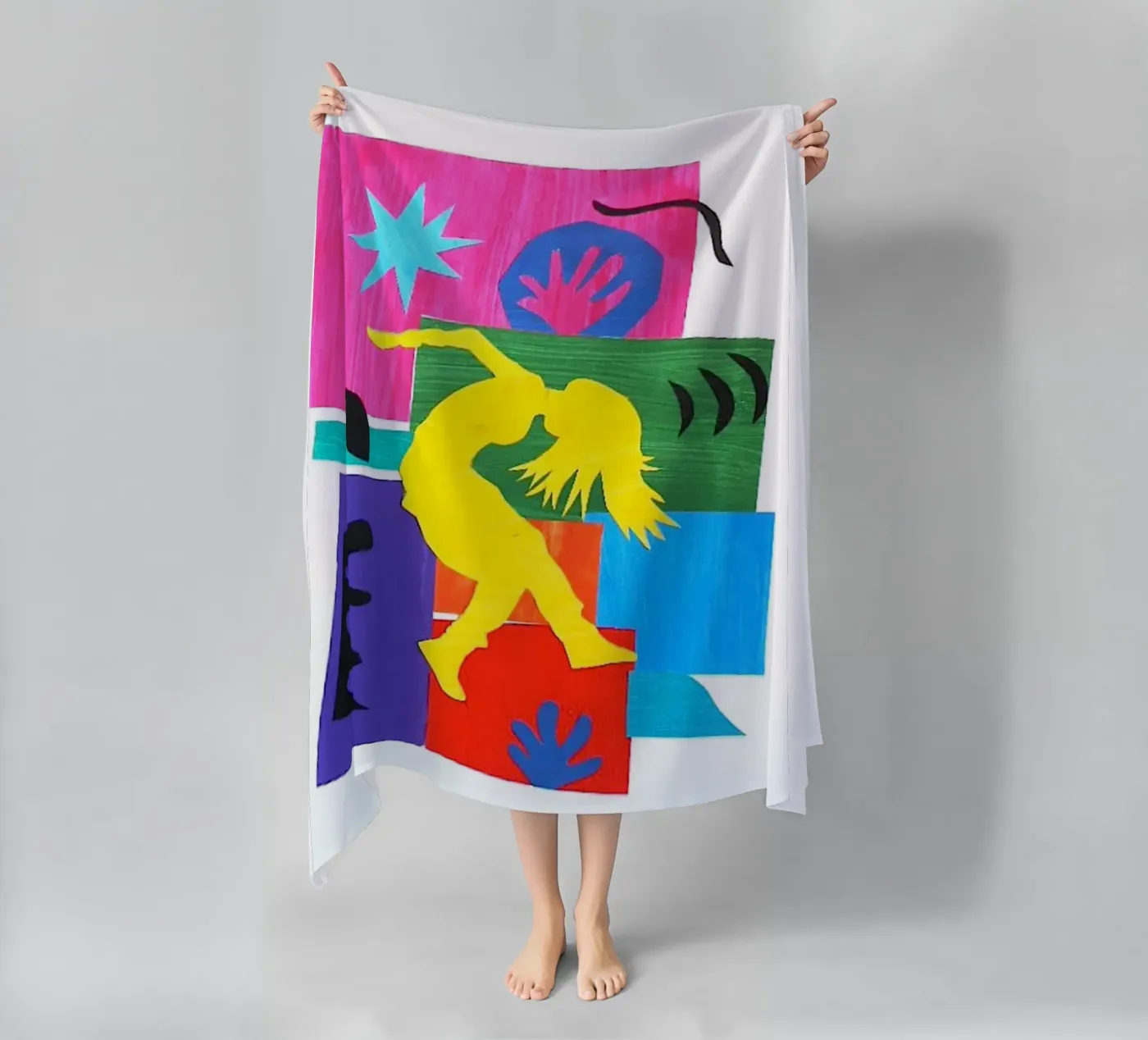 dancing woman's shadow Strandtuch von briyan shop
