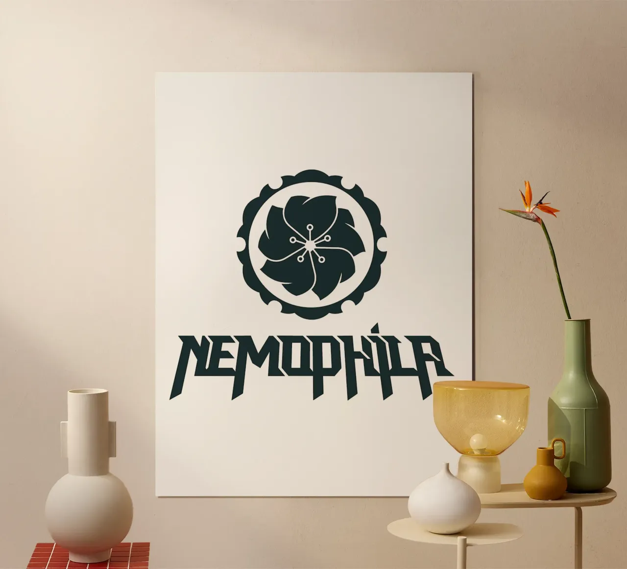 Fiore nero poster con telaio in plastica da Cindy Cronin