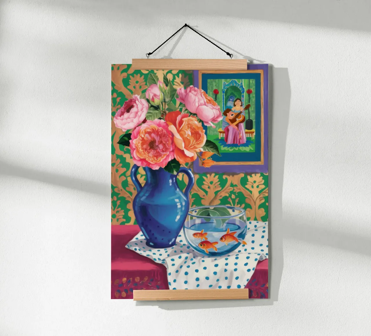 Rose Goldfish Stillness poster con telaio in legno da Arcane Lines