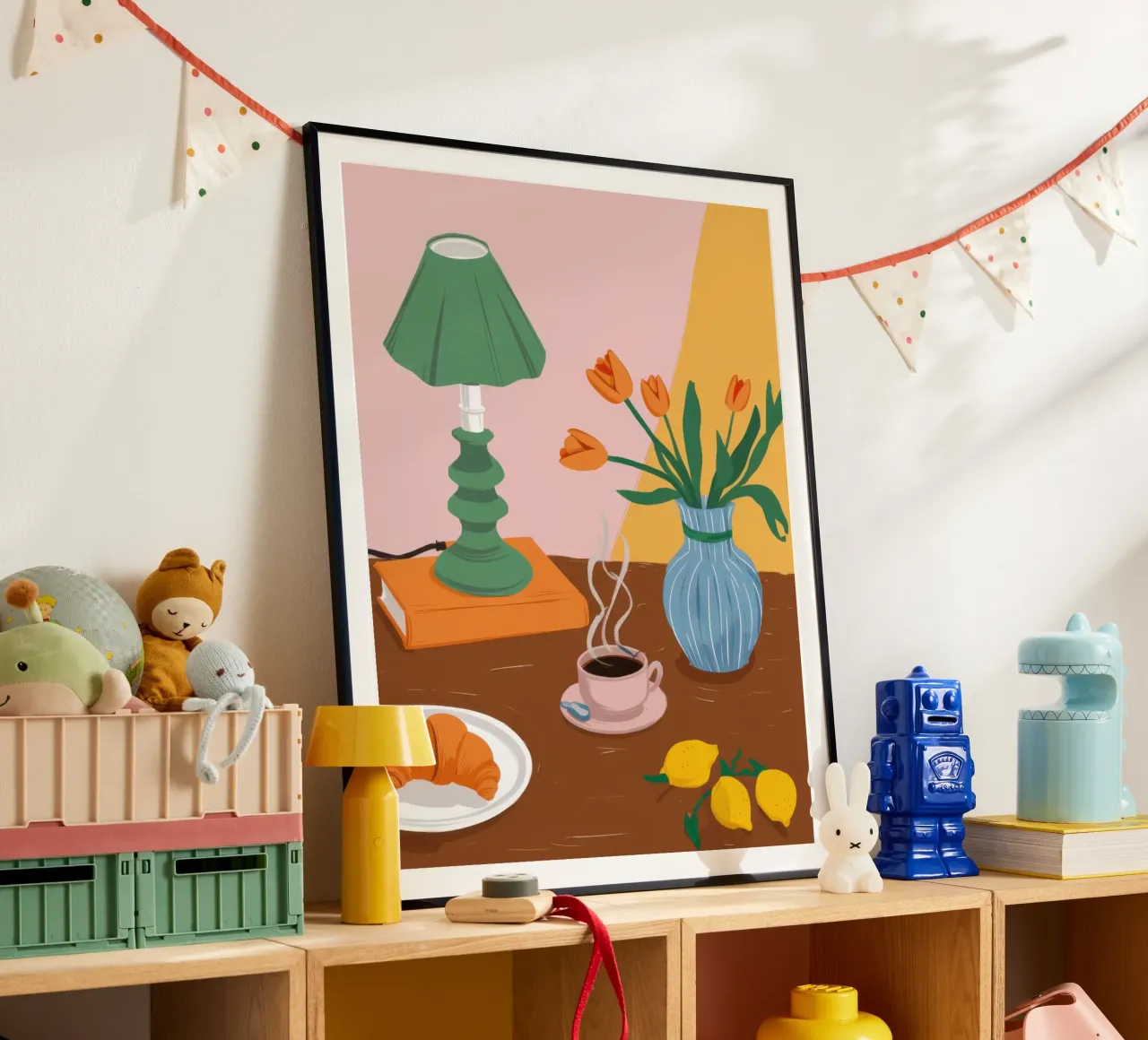 La quietud del tulipán poster con marco de plástico de Lune Dreams