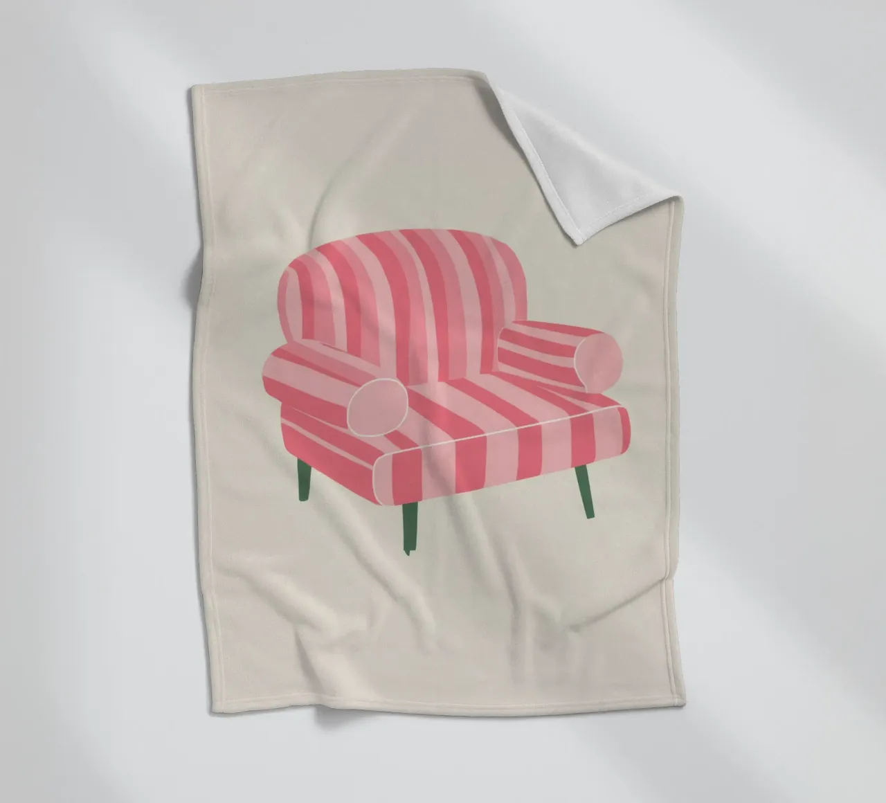 Poltrona a righe rosa coperta in pile da Lune Dreams