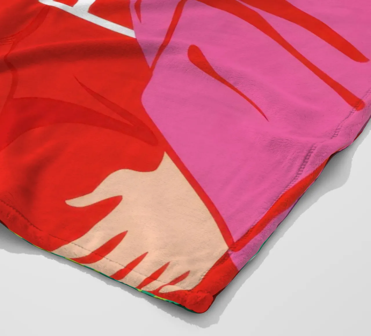 Dichiarazione di moda fucsia coperta in pile da Mossy Pigment
