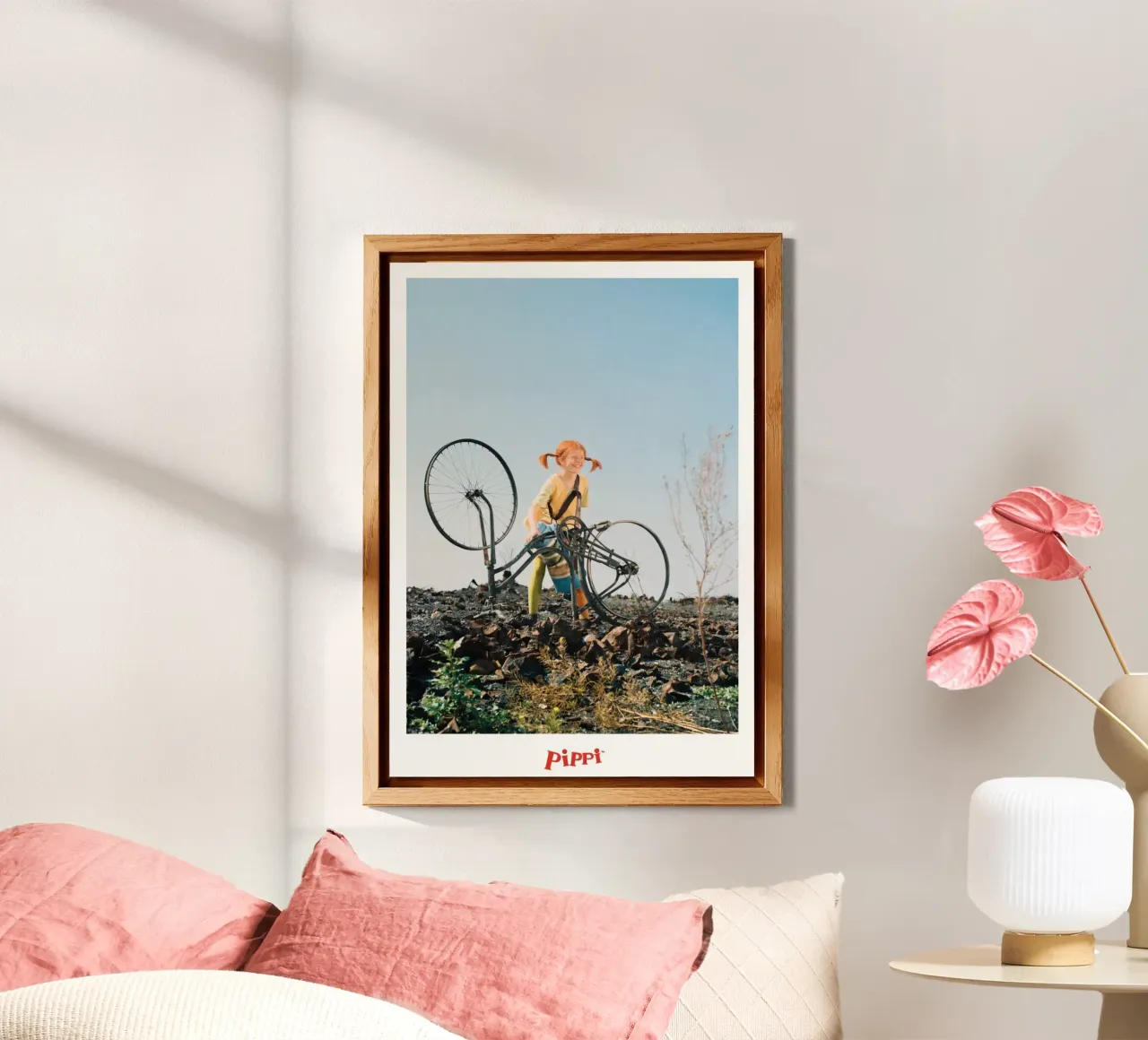 Pippi Calzelunghe e la sua bicicletta alluminio dibond da Earl Beeman