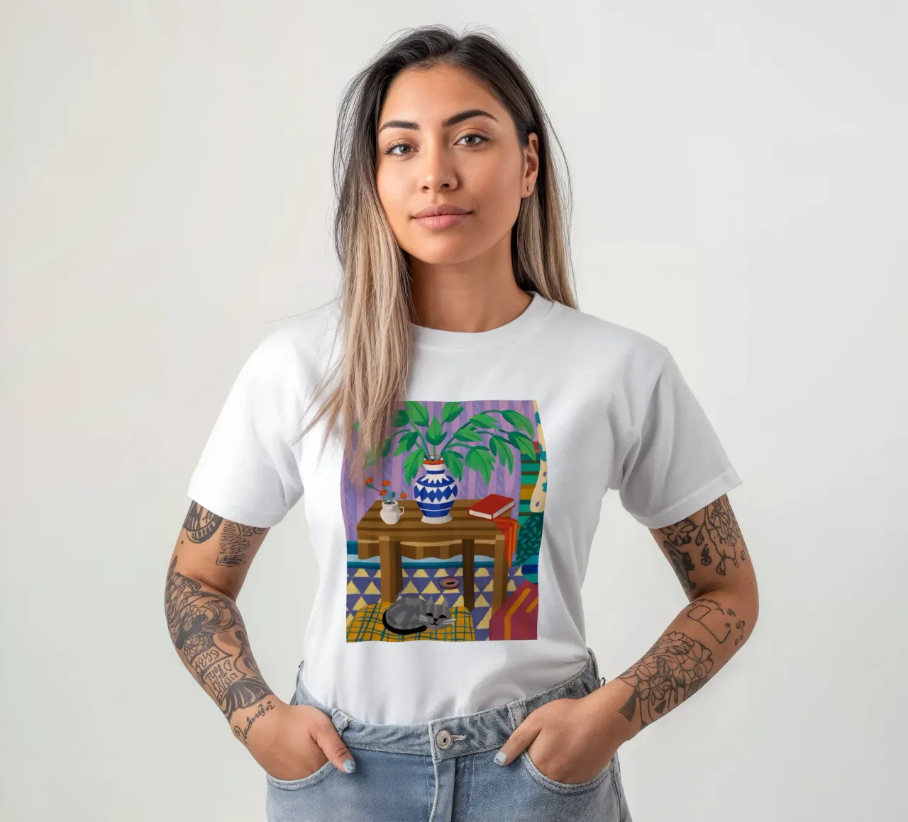 Sommeil félin sous la table t-shirt de Arcane Lines