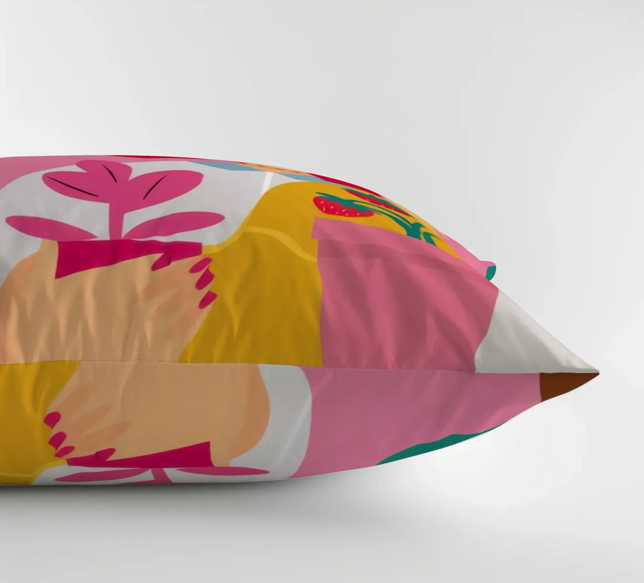 Vaso di fiori con abito rosa cuscino da Lune Dreams