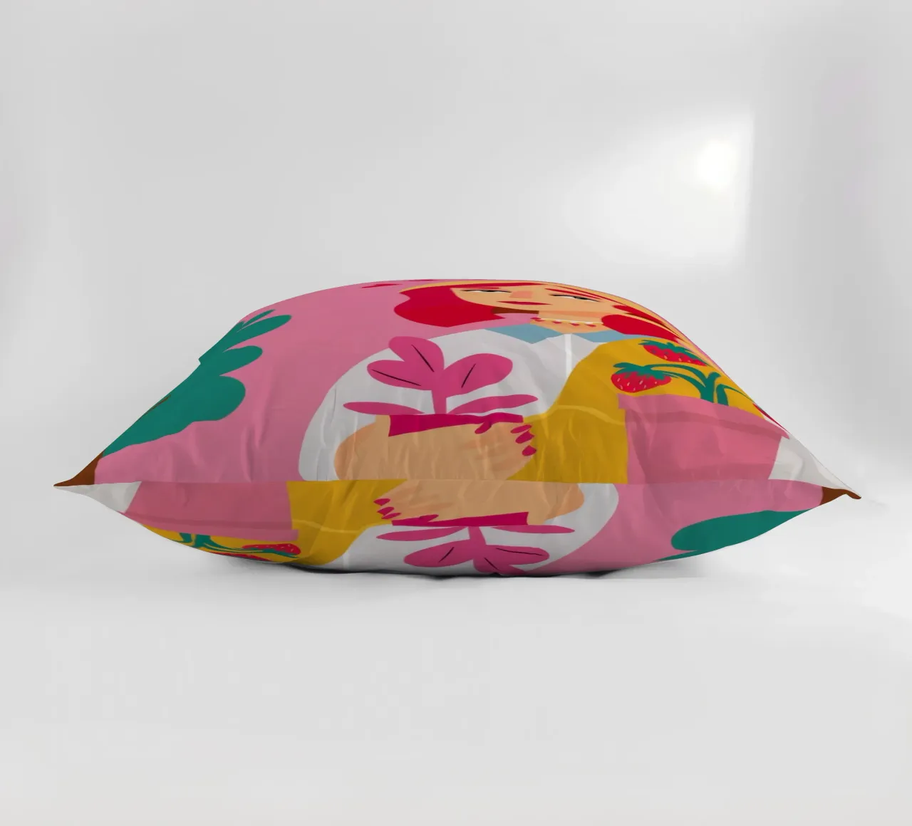 Vaso di fiori con abito rosa cuscino da Lune Dreams