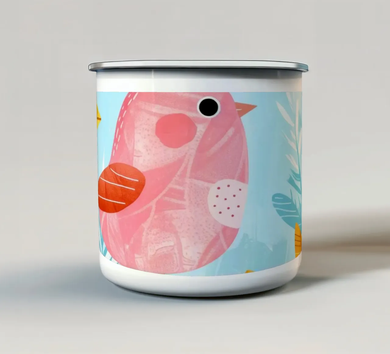 Uccello rosa appollaiato su un ramo circondato da piante frondose tazza in smalto da DesignDoodle